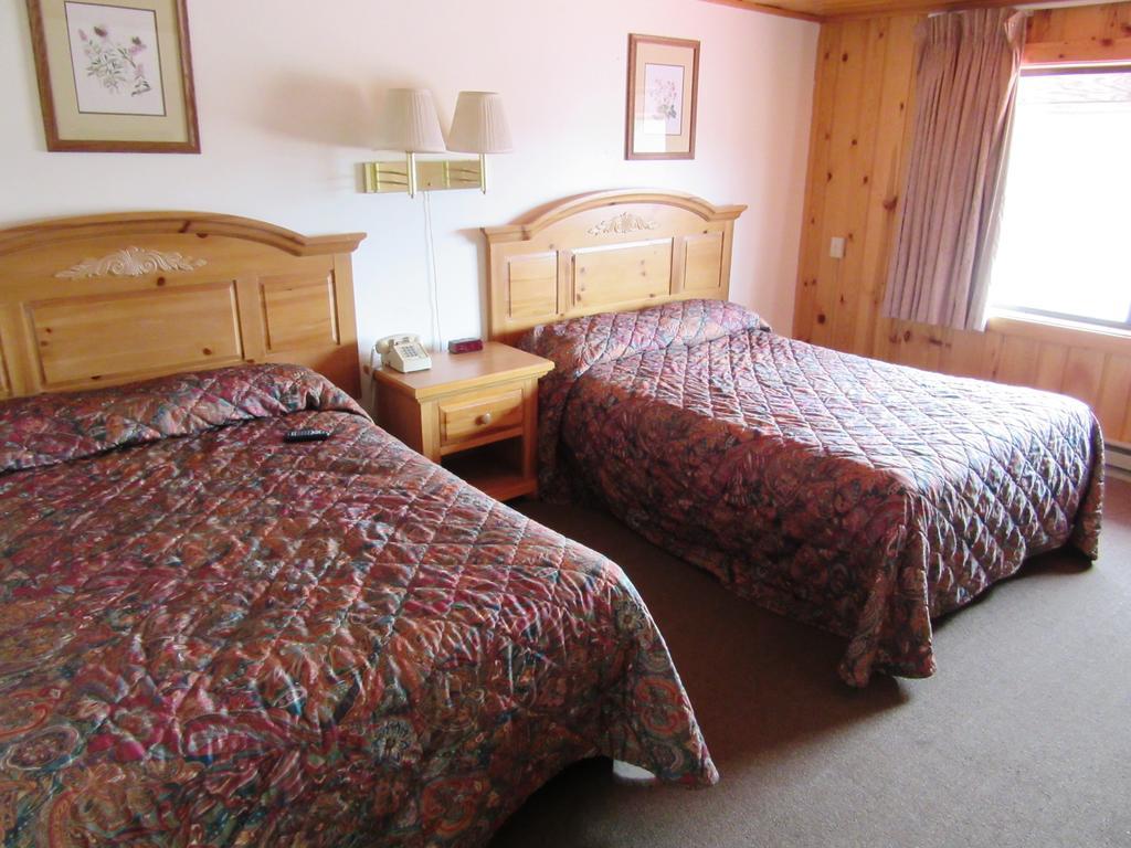 Travelers Lodge Уест Йелоустоун Стая снимка