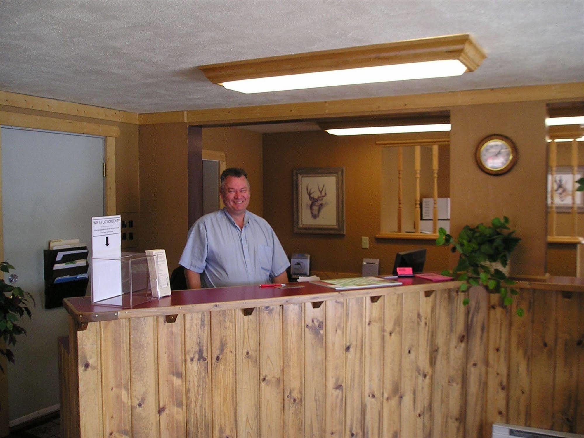 Travelers Lodge Уест Йелоустоун Екстериор снимка